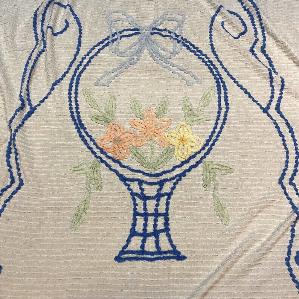 Vtg Chenille Twin size Flowers Floral 72 x 90 Boho Farmhouse Bedspread Duvet